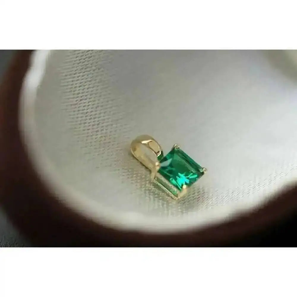 GOLDtutu Grilgold 9K Gold French Retro Fine Emerald Zircon Small Box Charm, kj280