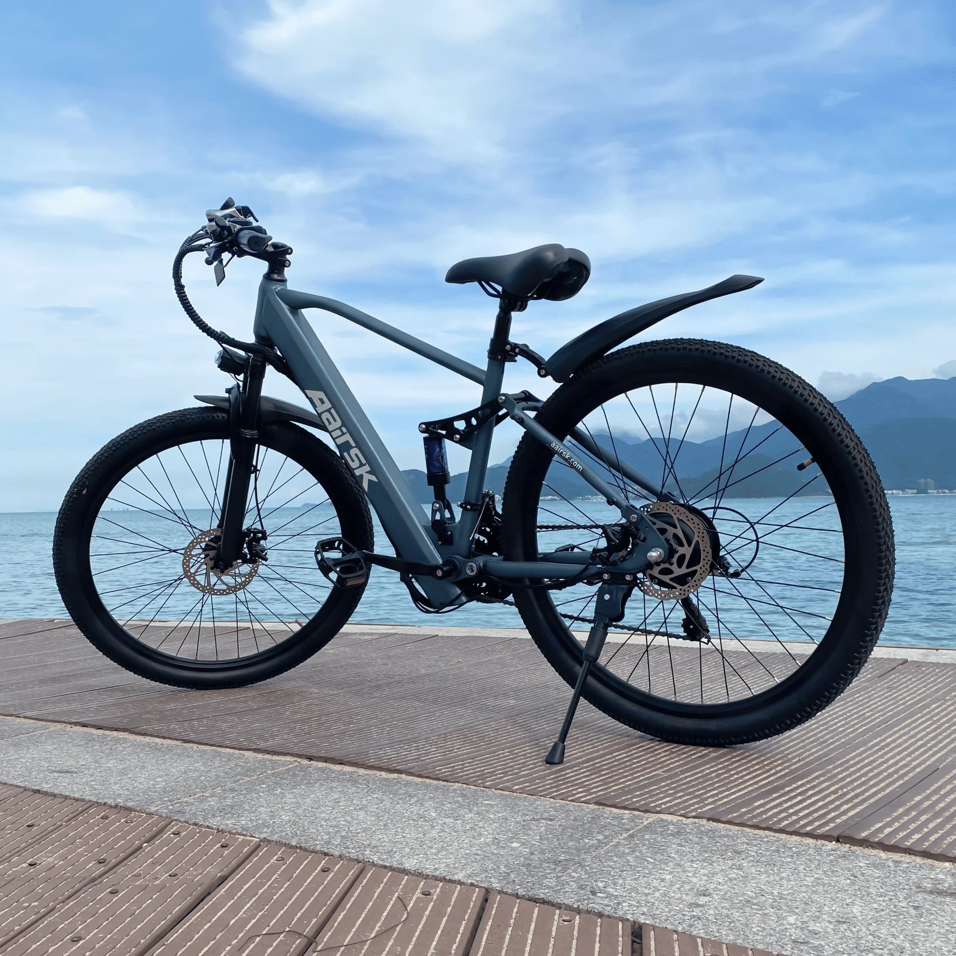 26'' Electric Bike for Adults,750W Peak Motor Mountain Ebike,25MPH Up to 40Miles,7-Speed,Shock Absorbers,Commuter E-Bike