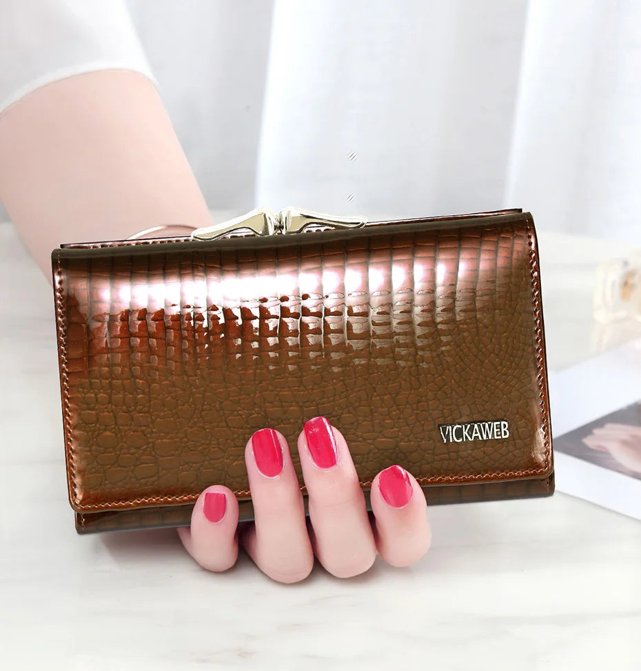 Free Gift Women Genuine Leather Short Wallet Female Fashion Purses Ladies Alligator Hasp & Zipper Small Coin Bag AE2155