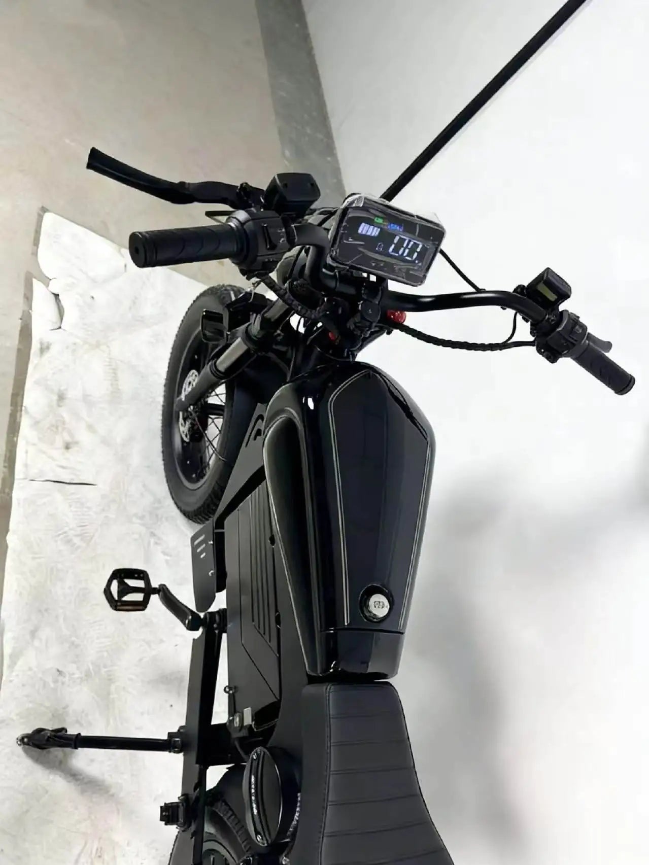 Black Warrior 3000W Motorbikes 60V45AH PC material tool kit with password lock Ebike 20 inch Off-road Fat Tyre Electric Bike